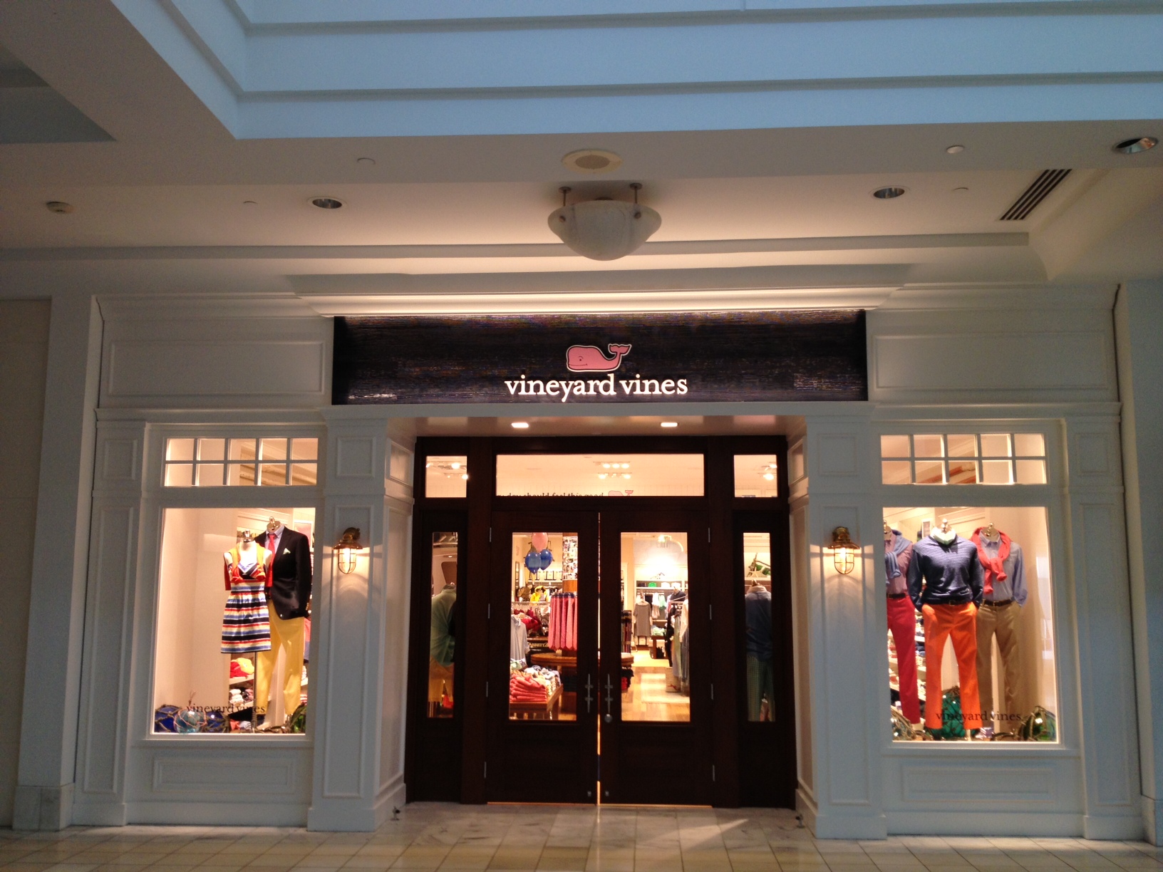 Vineyard Vines 9